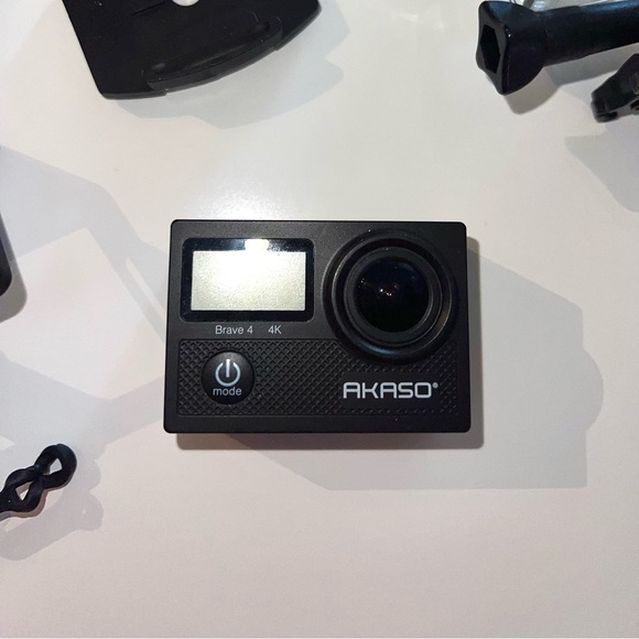 AKASO Brave 4 4K 20MP WiFi Action Camera Ultra HD with EIS 30m Waterproof Camera - Picture 2 of 4